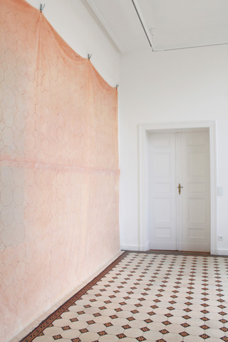 FLOOR (VS), 2015, rubber, fabric, pigment, 360x460 cm, Installation view: "FAR BEYOND", Villa Schöningen, Potsdam, 2015