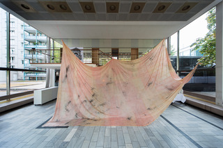 BABETTE, 2018, rubber, pigment 
approx. 700x400 cm, Installation view: "Final History!", Kosmetiksalon Babette, Berlin, 2018 (photos: Birgit Kaulfuß)